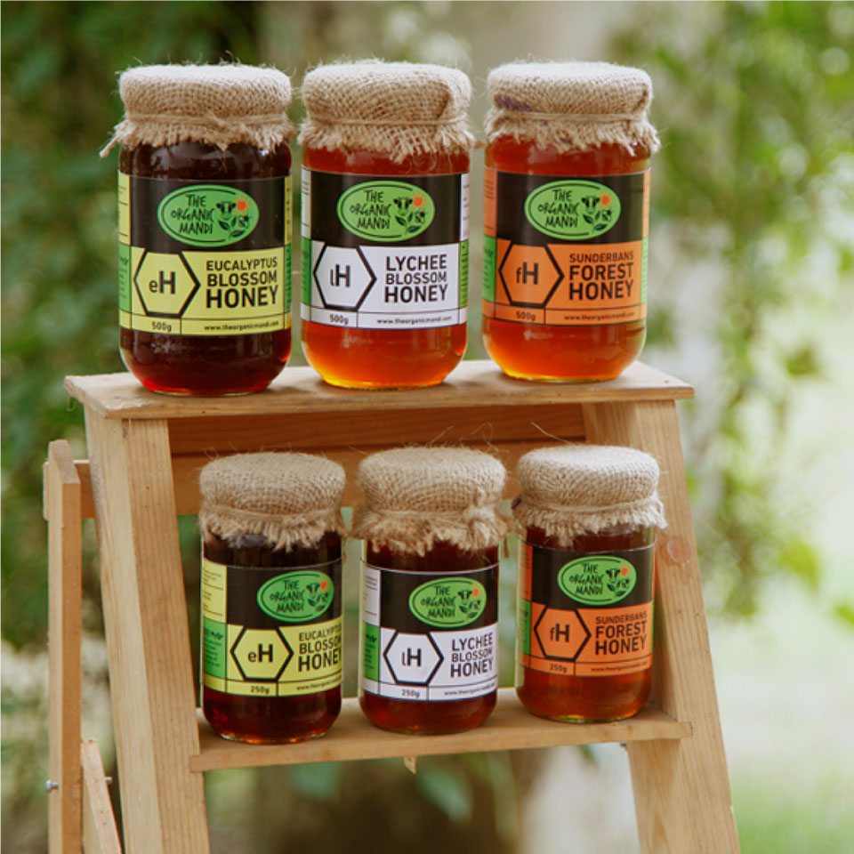 https://wysiwyg.co.in/sites/default/files/worksThumb/the-organic-mandi-packaging-photography-honey-2018.jpg